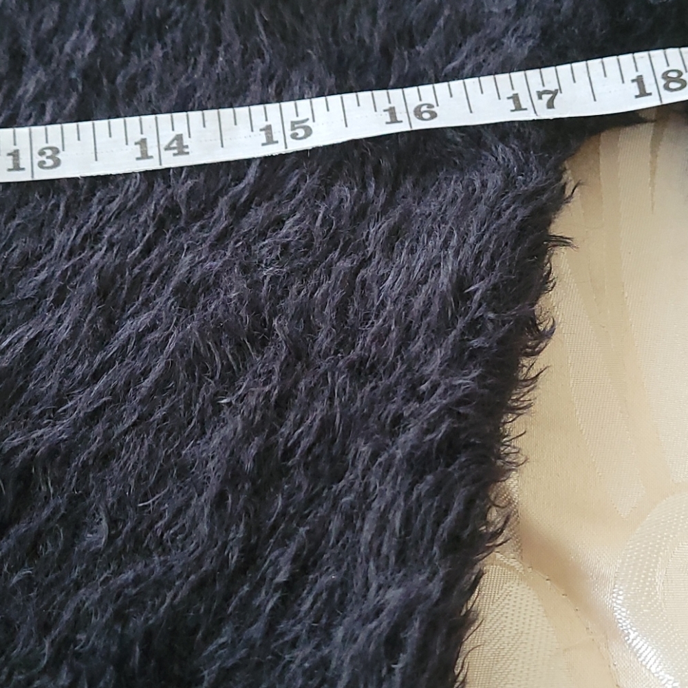 Sweater - Picture 6 of 7